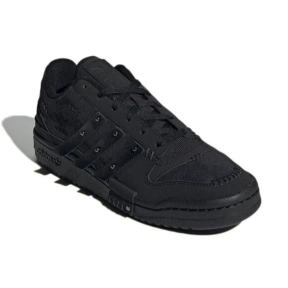 Athletic_Shoes